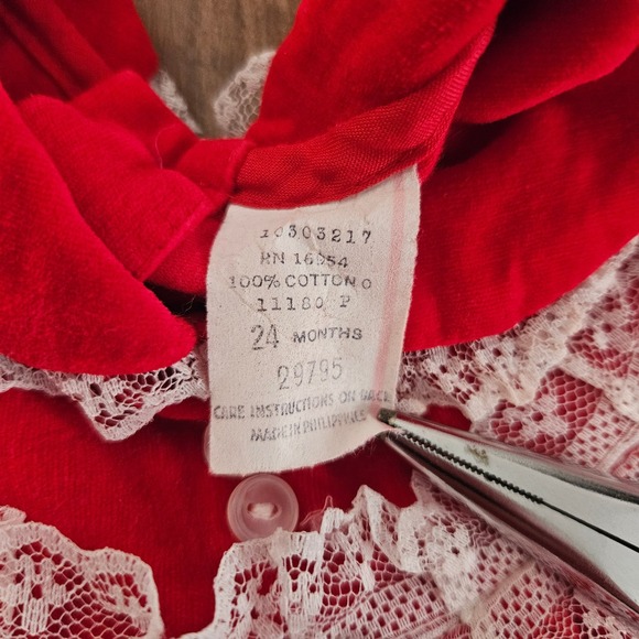 Vintage Red Velvet Baby Dress Lace Rosettes Holiday Christmas 24 Months RN 16954 - Picture 2 of 8